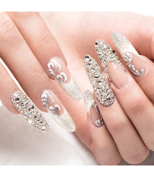 Strass Fluo pour une manucure tendance et ultra fun