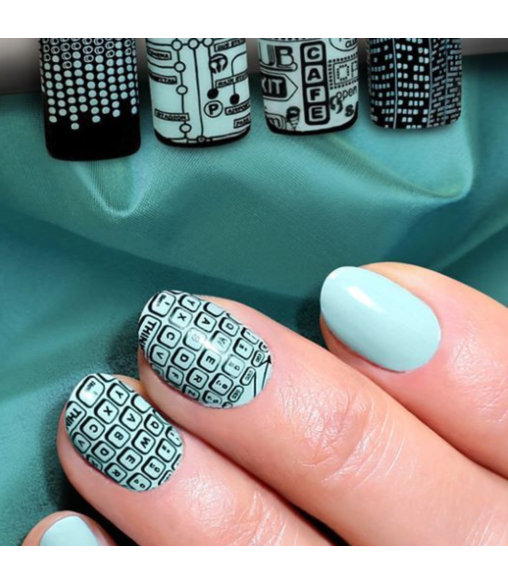 Les motifs de la vie urbaine sont regroupés sur cette plaque de stamping 2