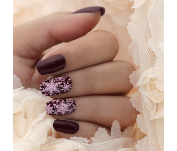 Plaque de stamping Winter is Coming – Motifs fêtes et hiver pour nail